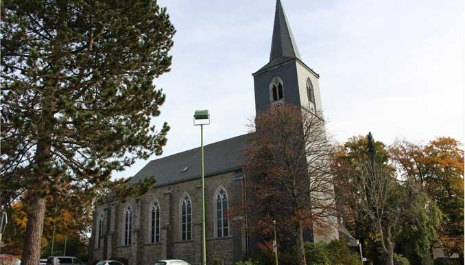 Kirche Höfen